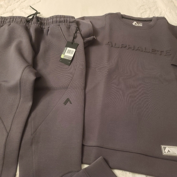 Alphalete tracksuit - Picture 5 of 10
